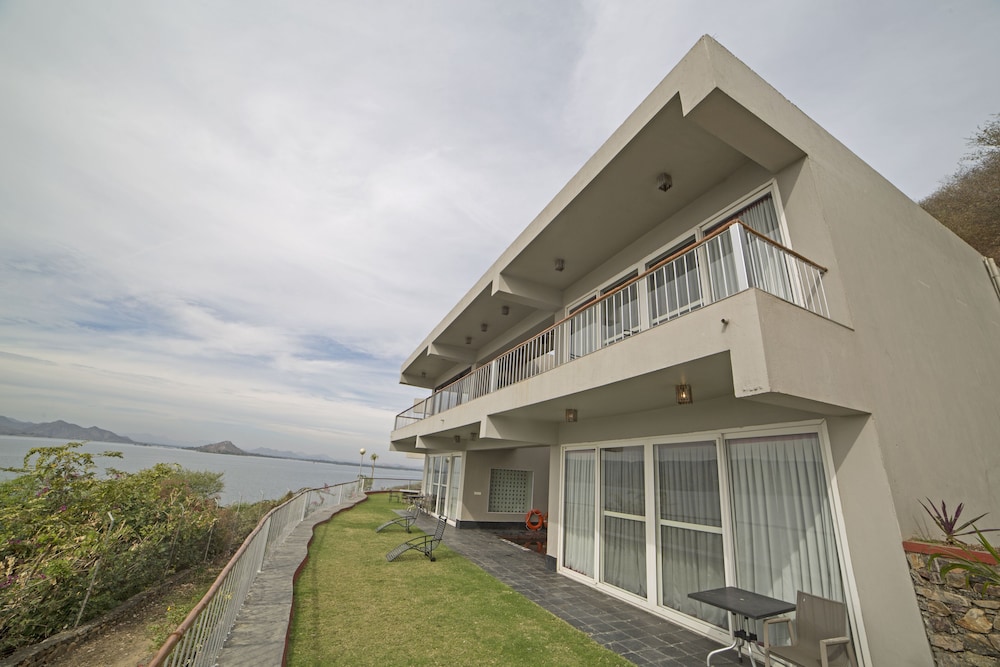 JAISAMAND ISLAND RESORT 2/67