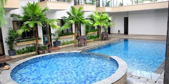 Anugrah Hotel 7/72