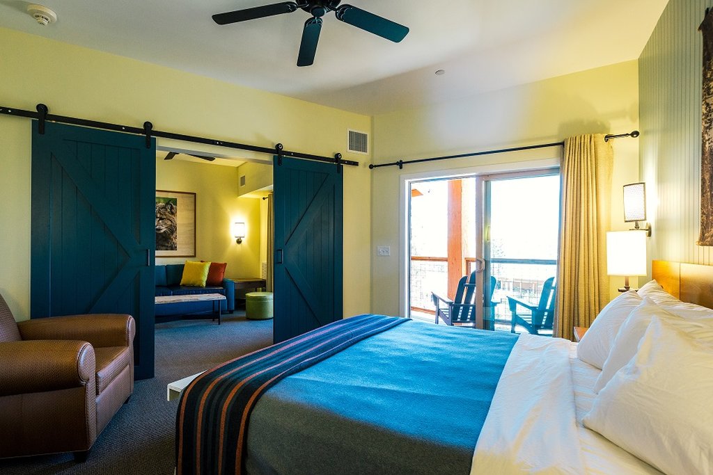 Rush Creek Lodge at Yosemite 6/23