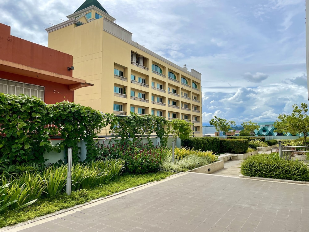Avida Towers Condotel 3/36