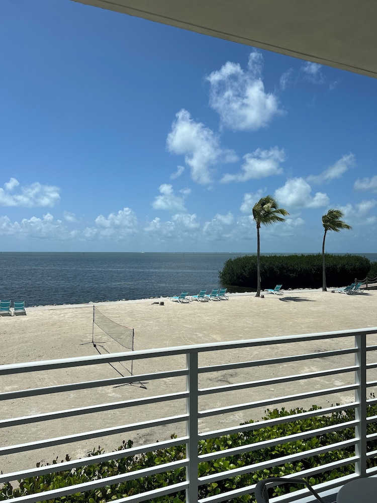 Fisher Inn Resort & Marina 54/66