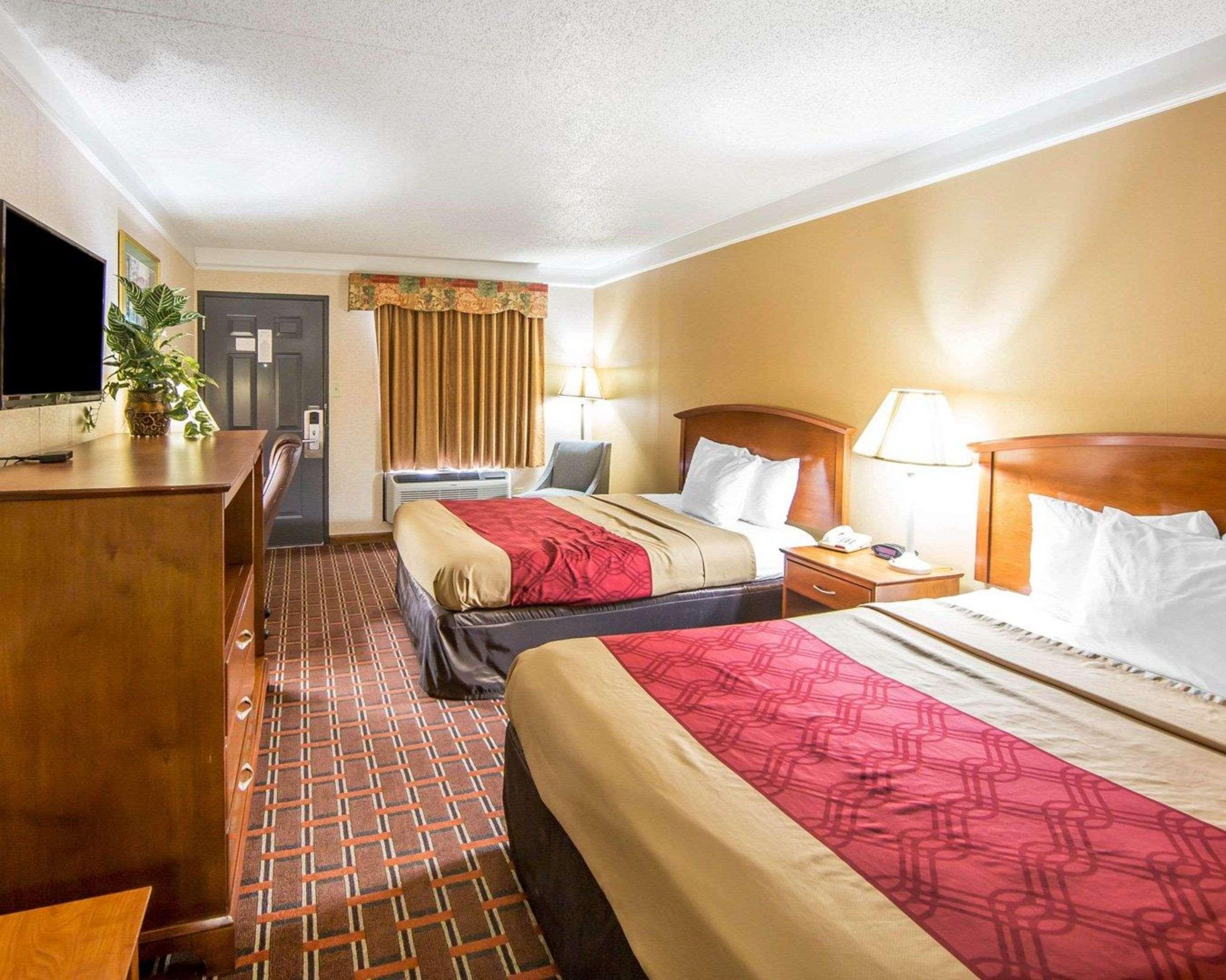Room, 2 Queen Beds, Smoking