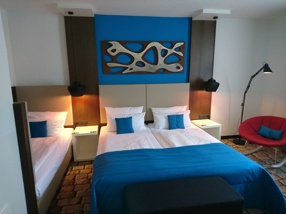 Turm Hotel 10/44