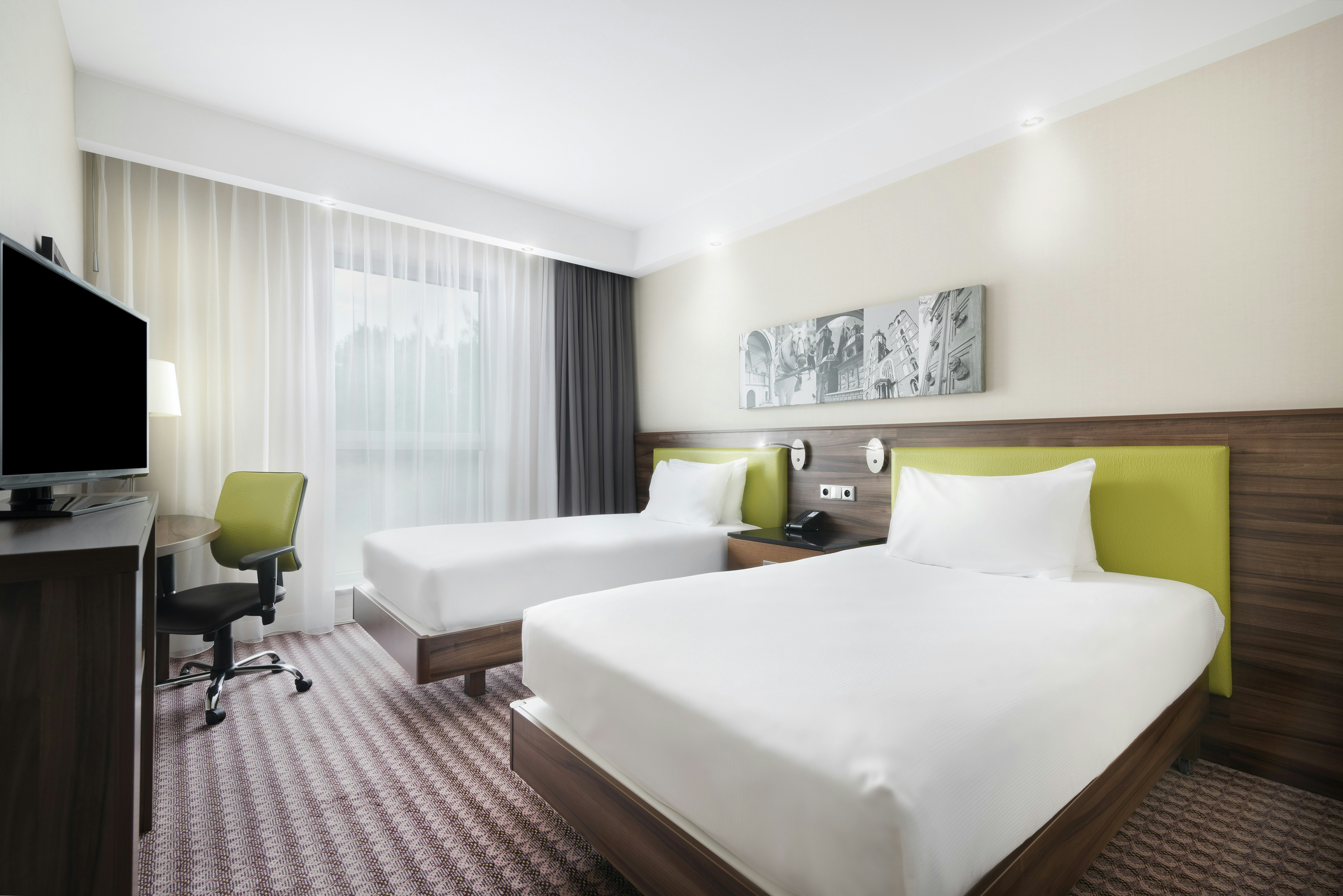 ROOM, TWIN BEDS