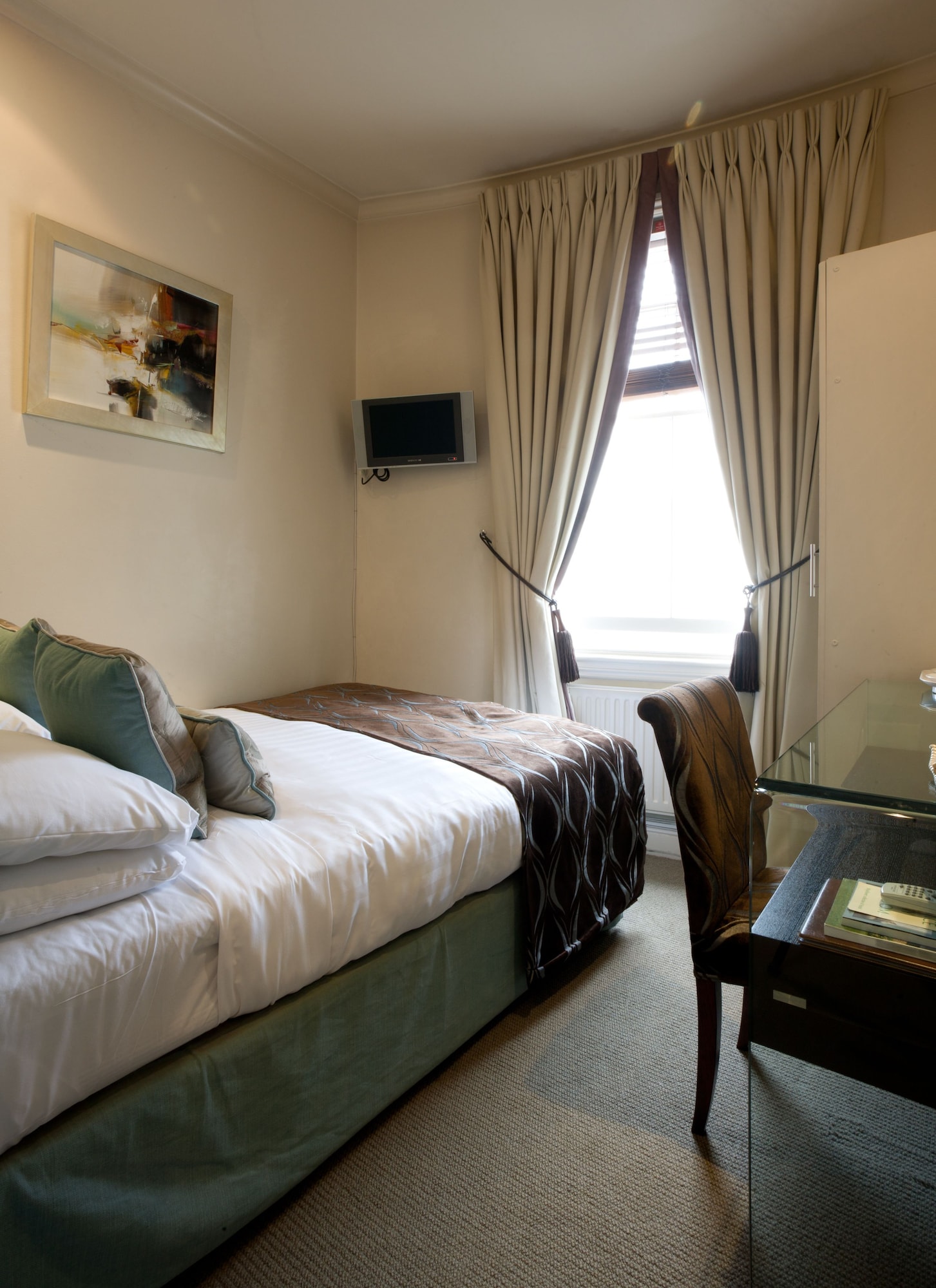 STANDARD, DOUBLE BED