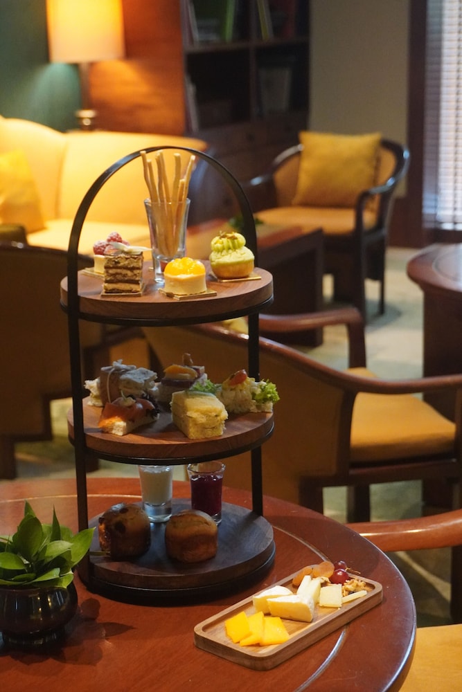 The Dharmawangsa Jakarta Hotel 19/63
