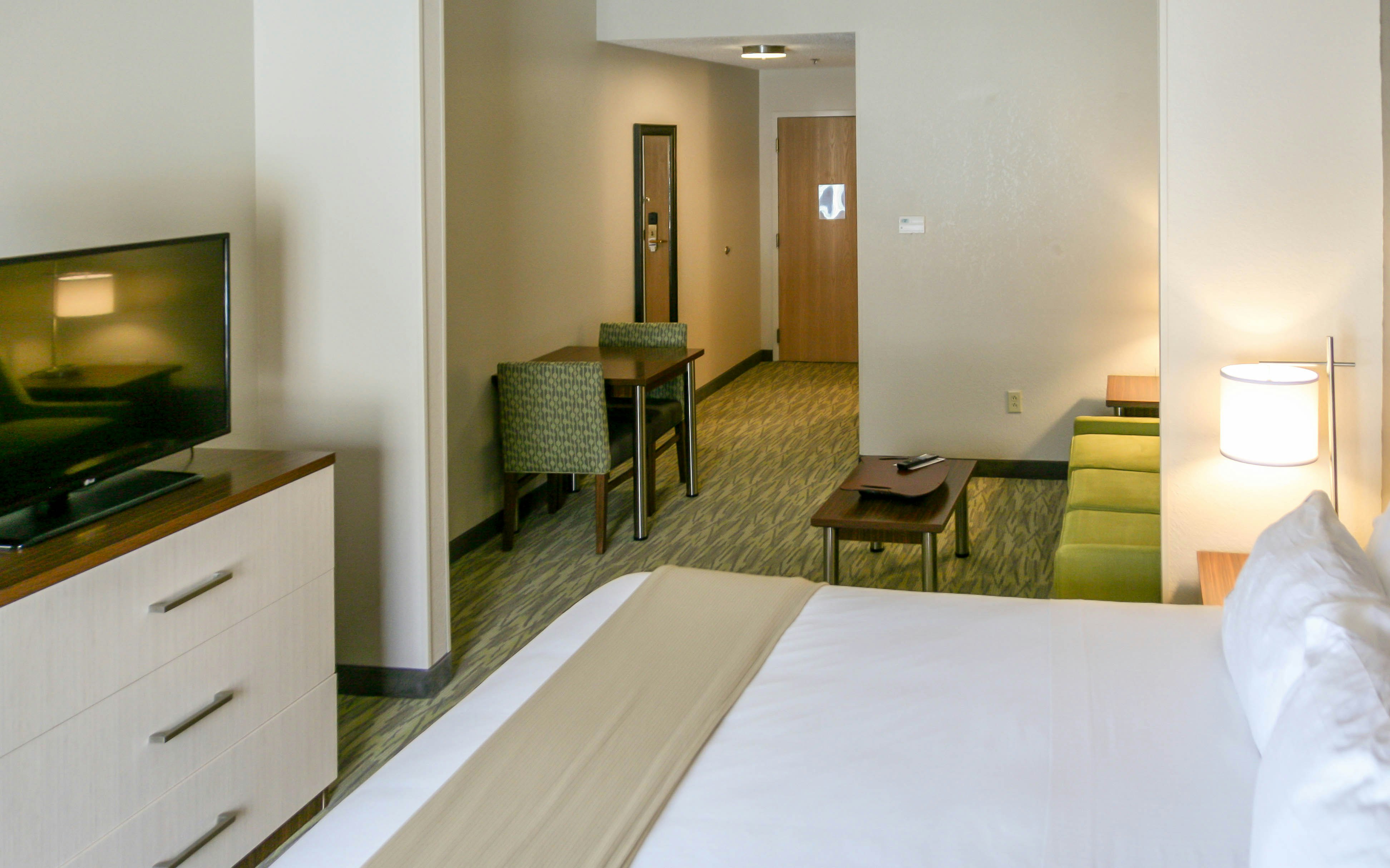 Holiday Inn Express Hotel & Suites Vicksburg 35/74
