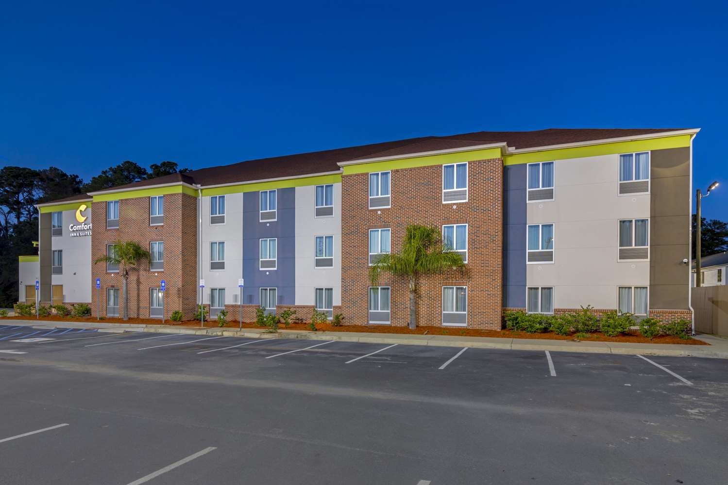 Comfort Inn & Suites Brunswick I-95 18/19