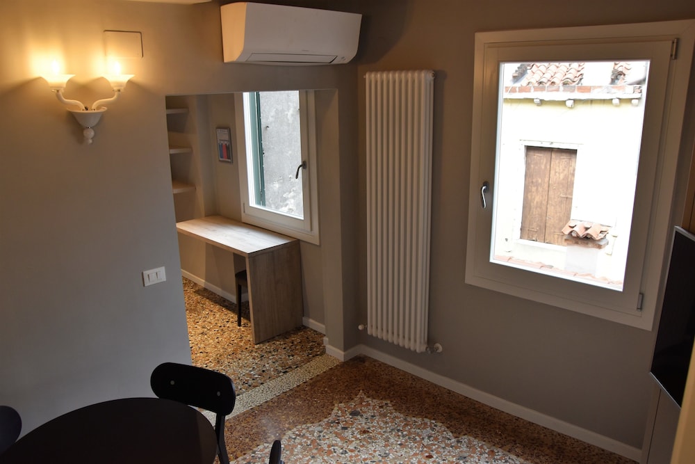 Charming Venice Apartments 50/78