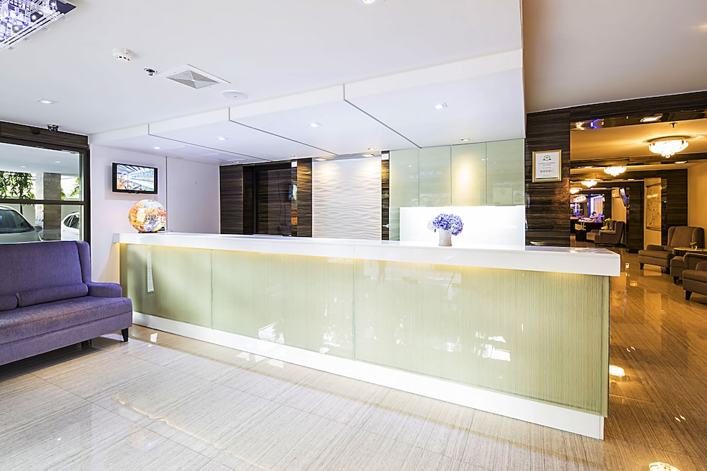 Lobby at ASPEN SUITES HOTEL SUKHUMVIT 2 BANGKOK, BANGKOK