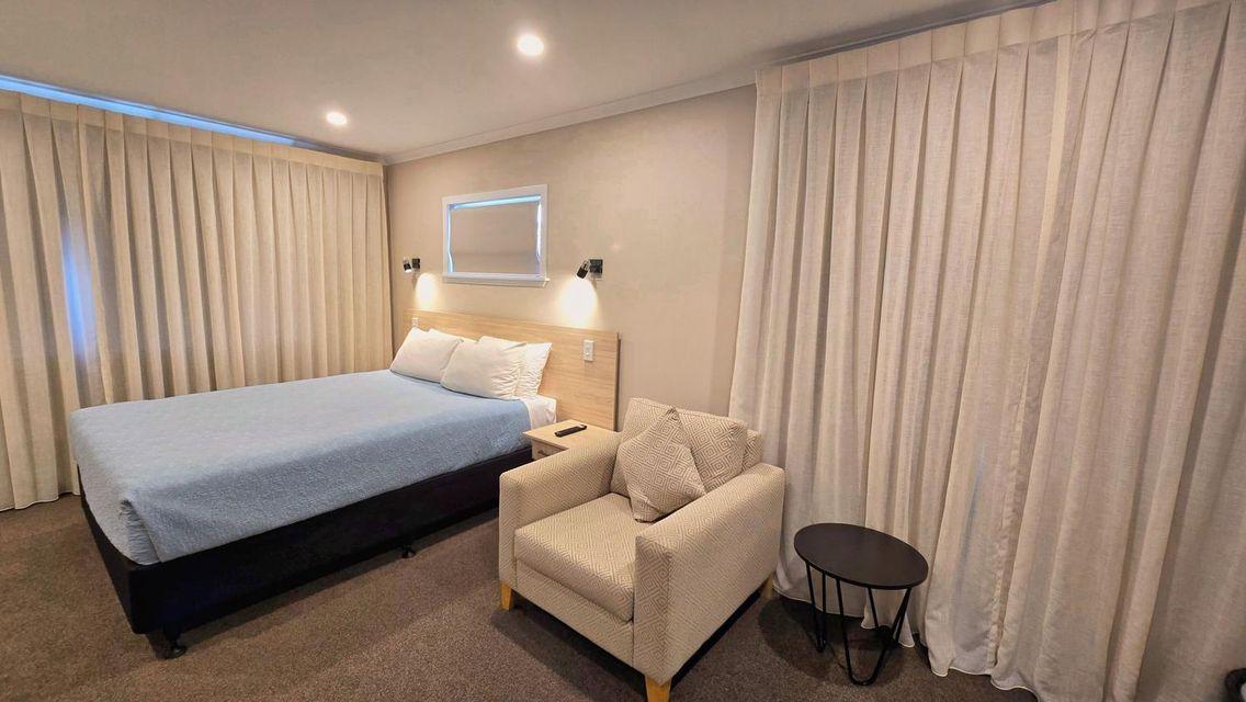 3 Bedrooms, House