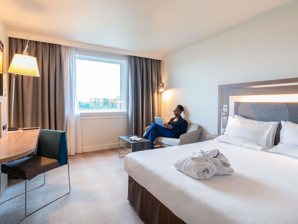 TOWER, EXECUTIVE, QUEEN BED, EIFFEL VIEW