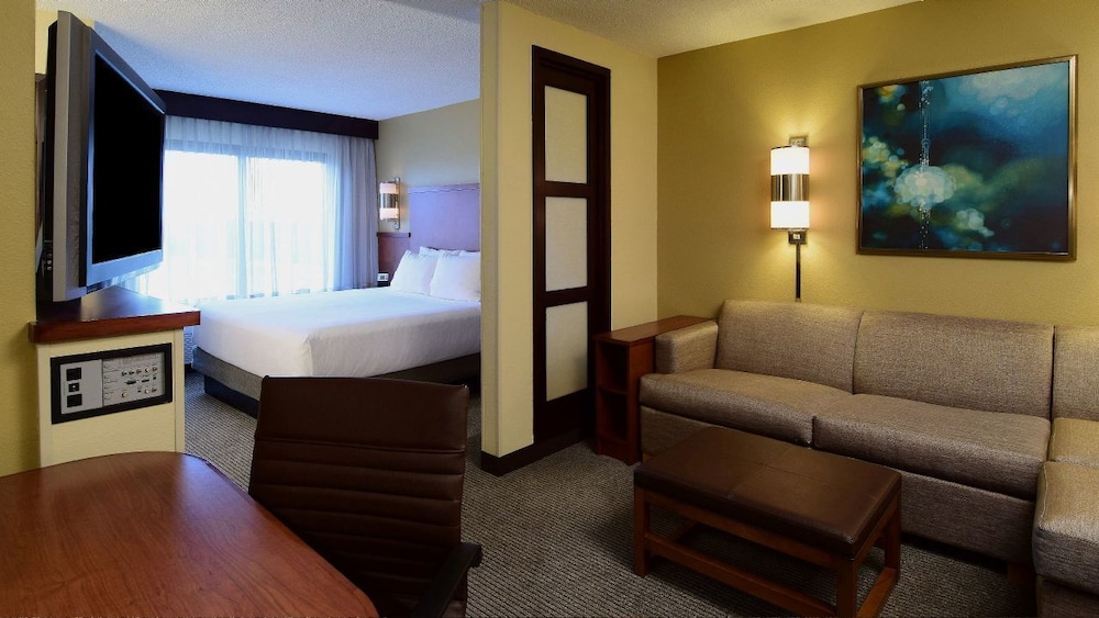 Hyatt Place Dallas/Las Colinas 36/46