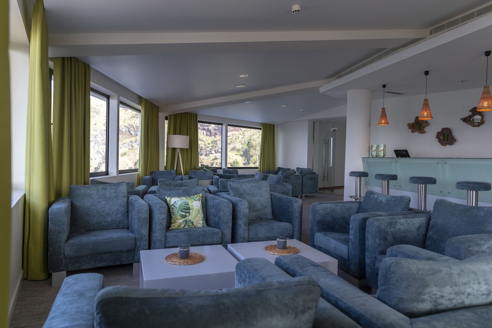 Caloura Hotel Resort 30/50