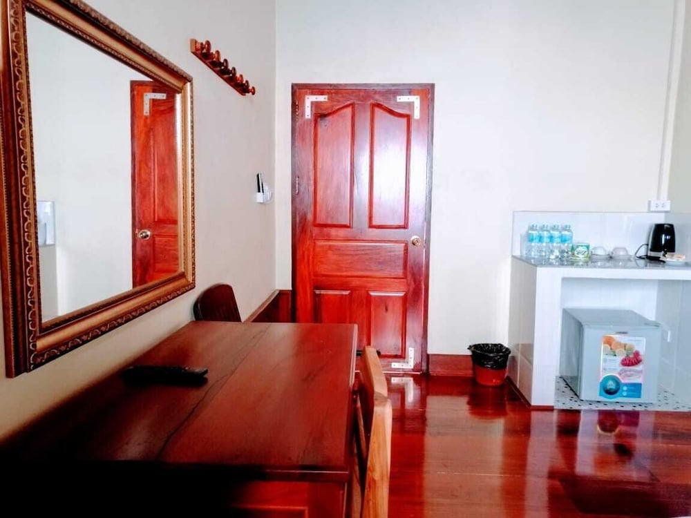 Phonepraseuth Guesthouse 49/69