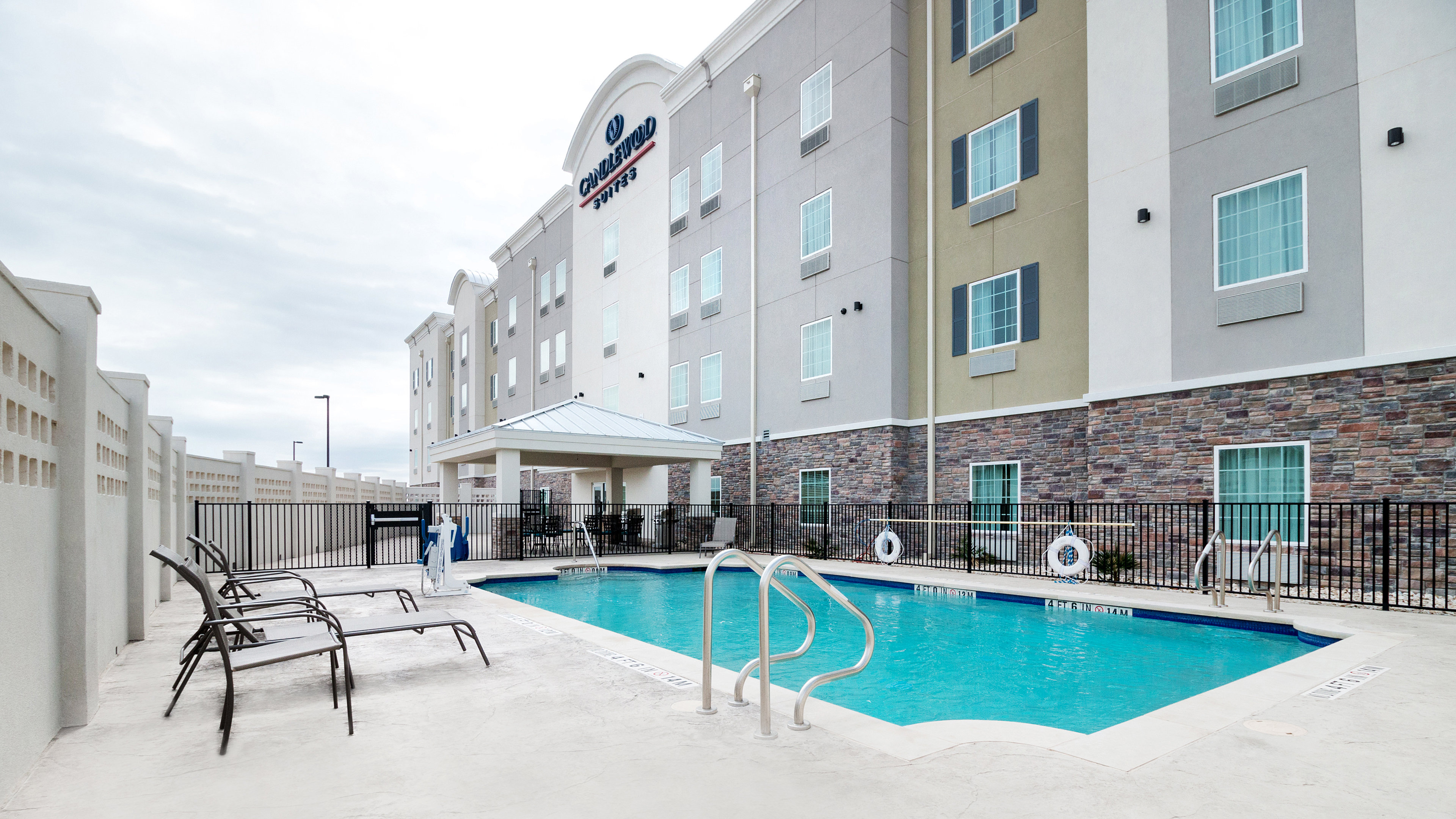 Candlewood Suites Waco 8/58