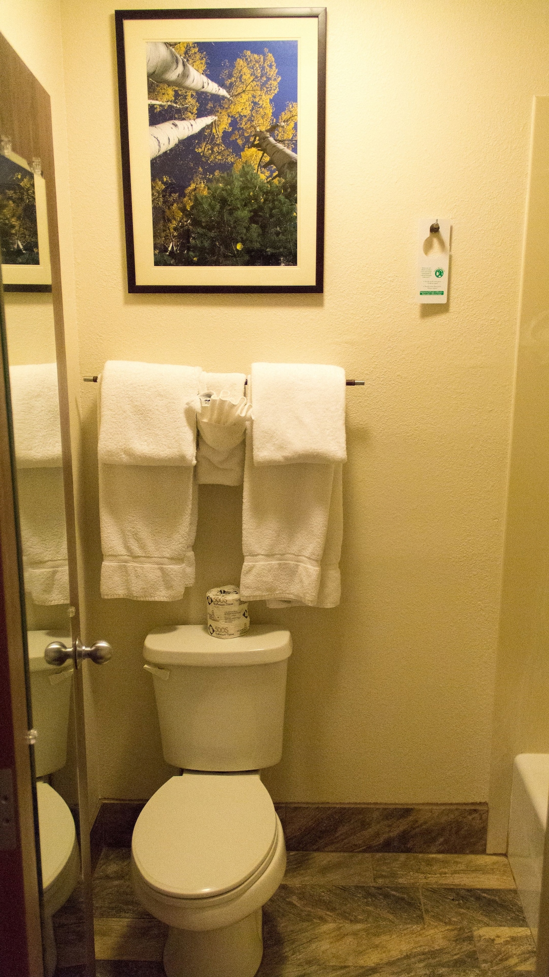 ROOM, QUEEN BED, ACCESSIBLE