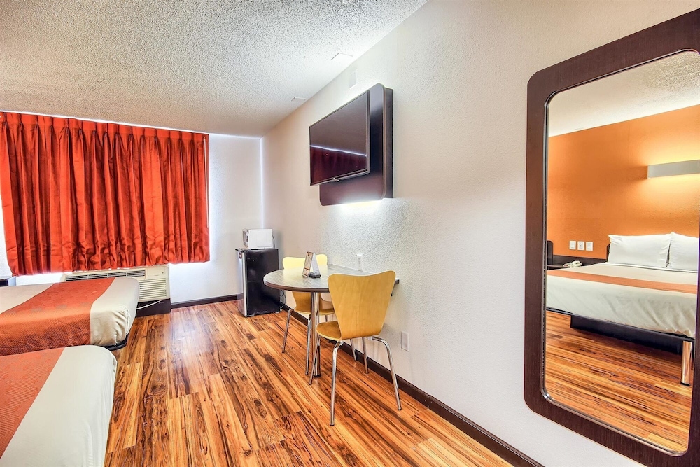 Motel6 Columbus, OH - West 40/58