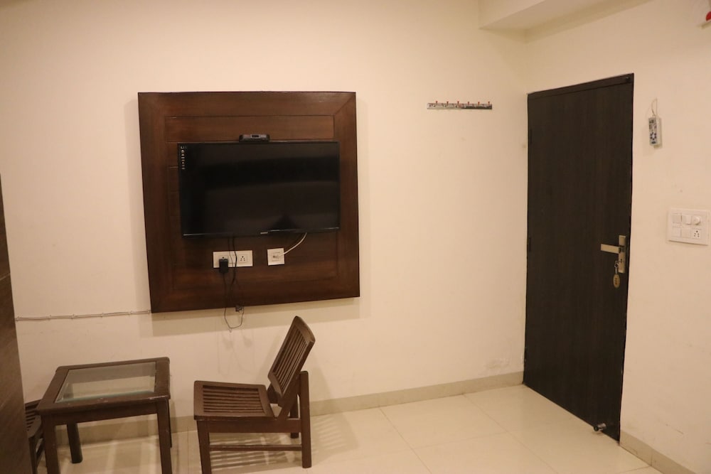Oyo 12206 Hotel The Black Gold 34/50