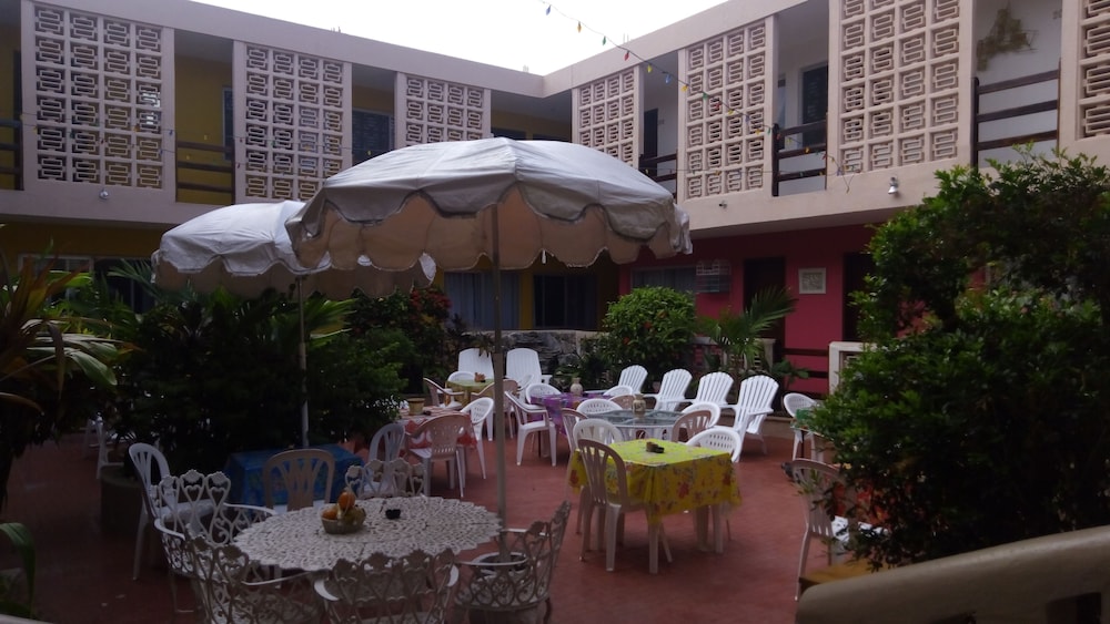 Hotel Mary Carmen 48/72