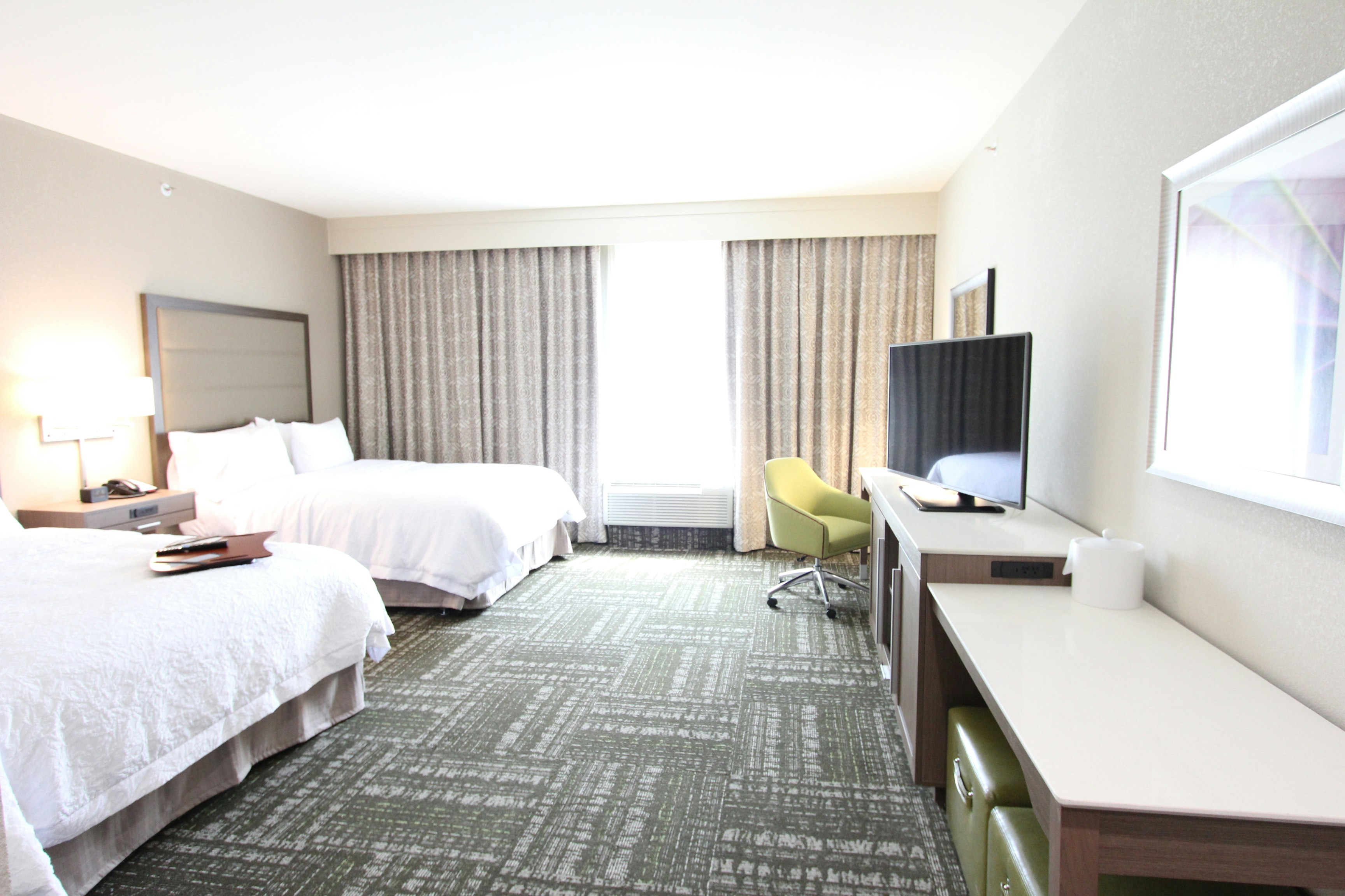 غرفة بسريرين كوين لذوي الإعاقة، Hampton Inn Suites Dallas Market Center 4/7