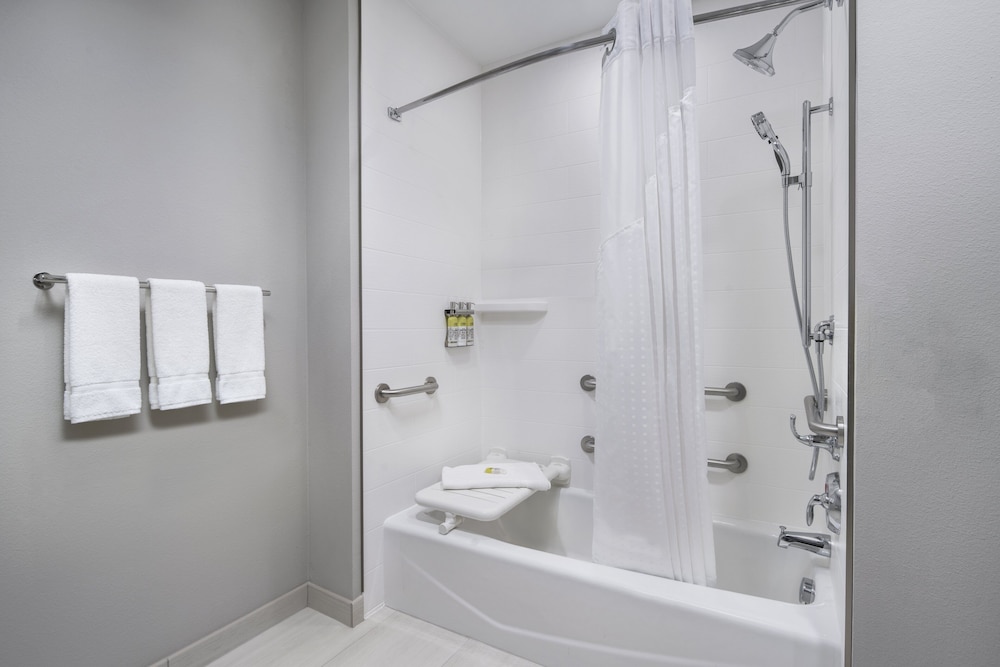 Holiday Inn Express And Suites Odessa I-20 12/37