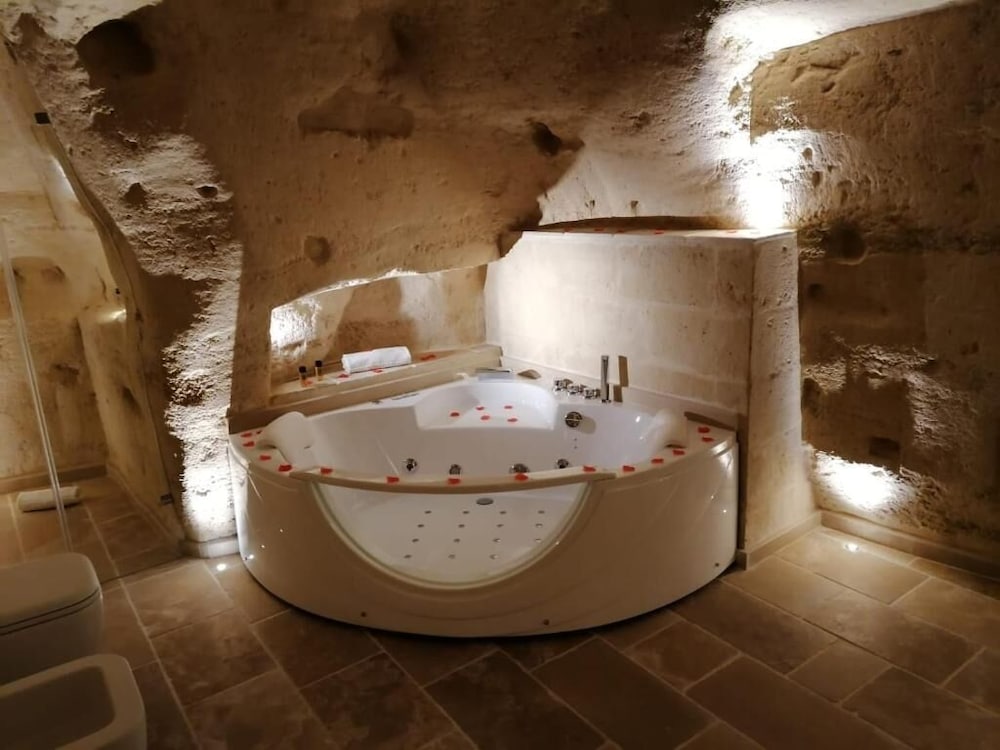 Cinque Elementi Sassi Matera 46/50