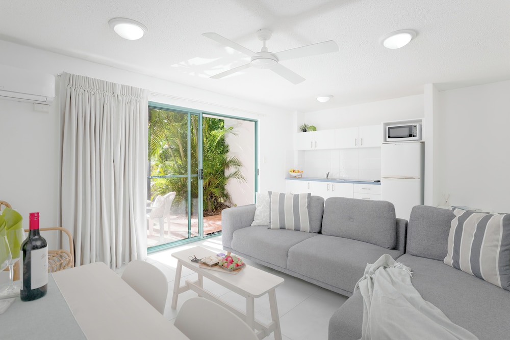 Chez Noosa Resort Motel 16/48