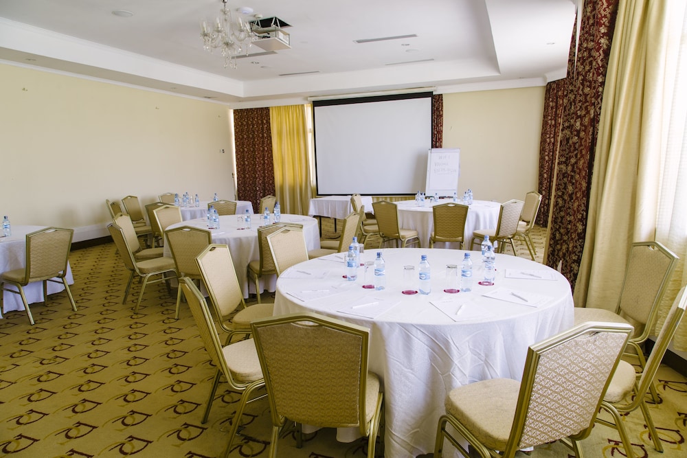 Boma Inn Nairobi 41/50