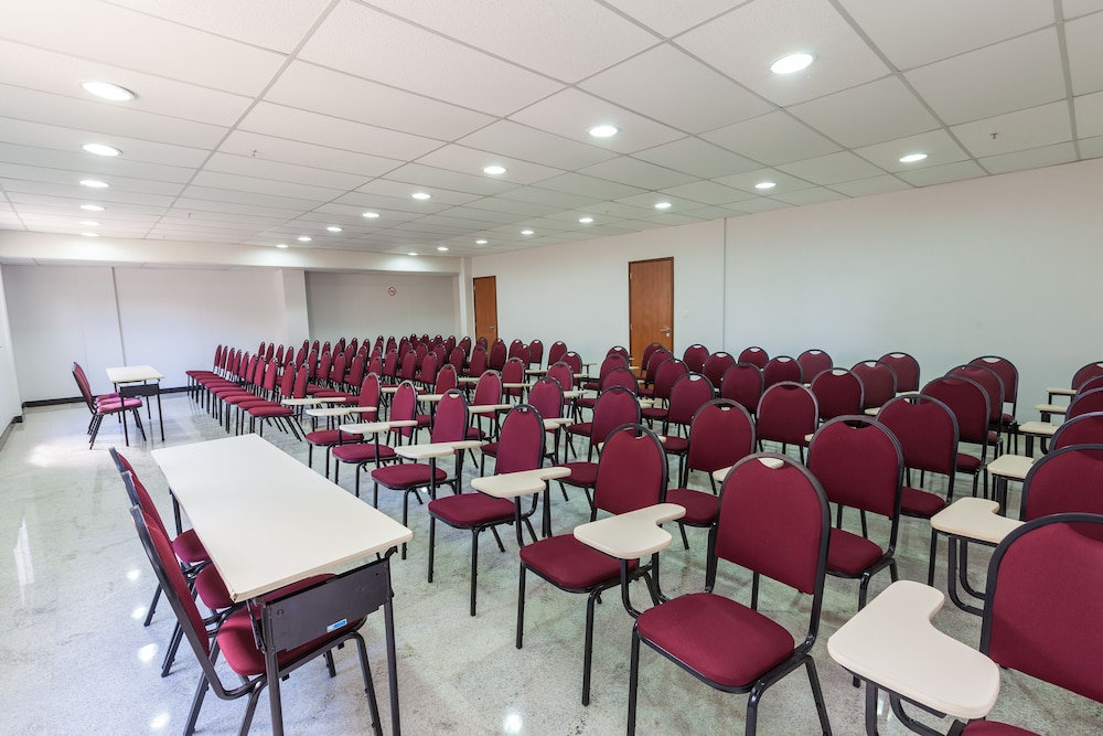 Rede Andrade Hangar (ex. Hangar Hotel) 52/59