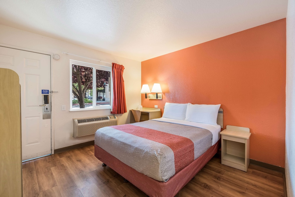 Motel6 Rohnert Park, CA 33/60