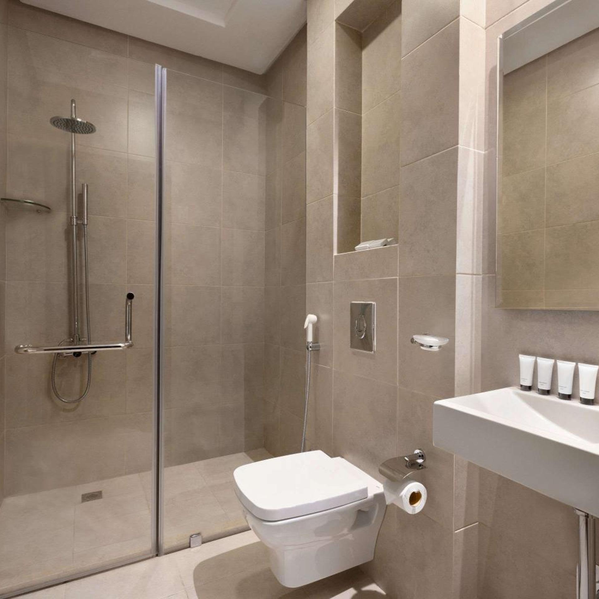 غرفة قياسية، Ramada Encore By Wyndham Kuwait Downtown 6/10