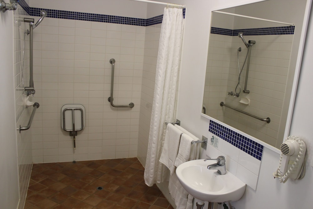 Karratha Central Apartments 24/26