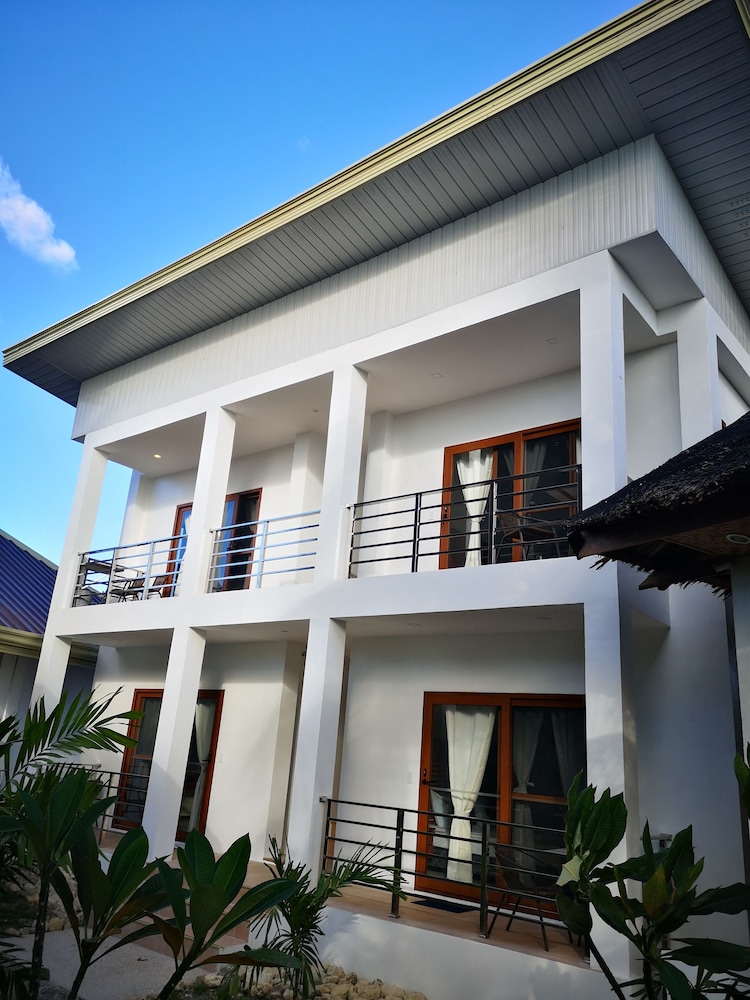 Quo Vadis Dive Resort 2/77