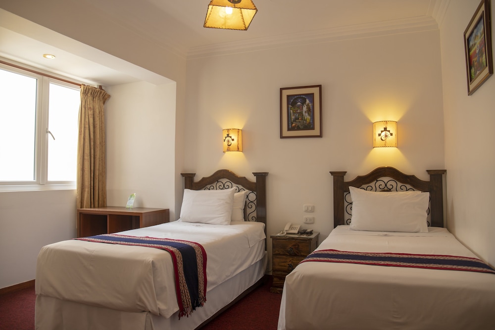 Hotel Rojas 26/68