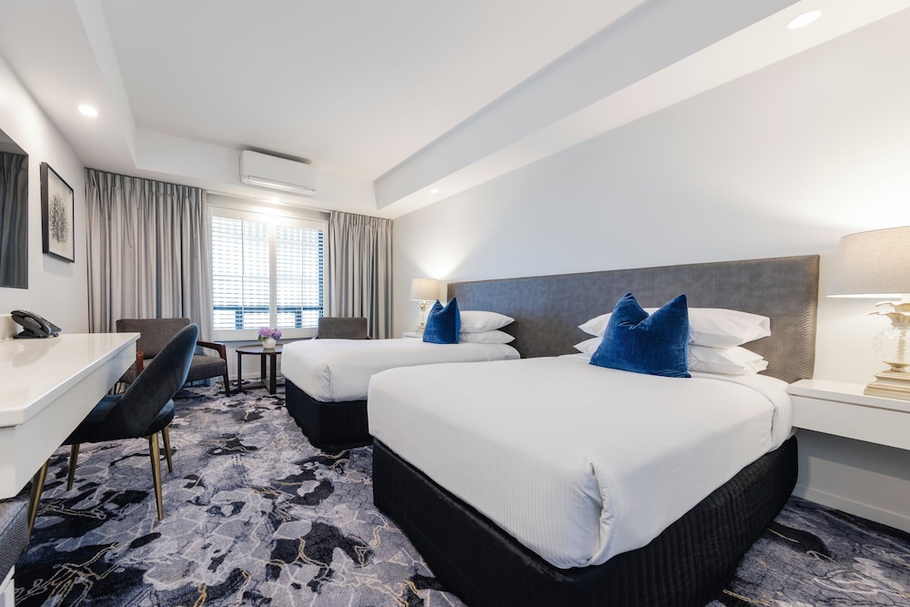 KINGSFORD SMITH MOTEL 15/44