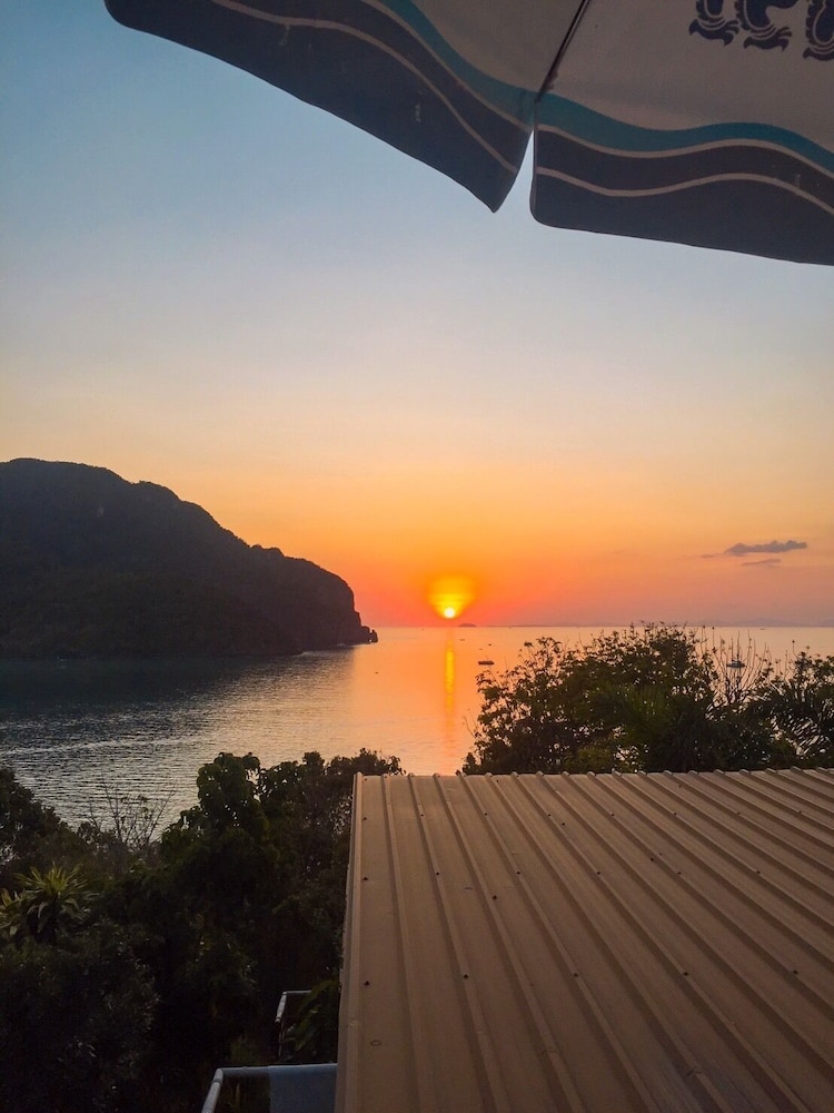 PHI PHI SEA SKY RESORT 33/66