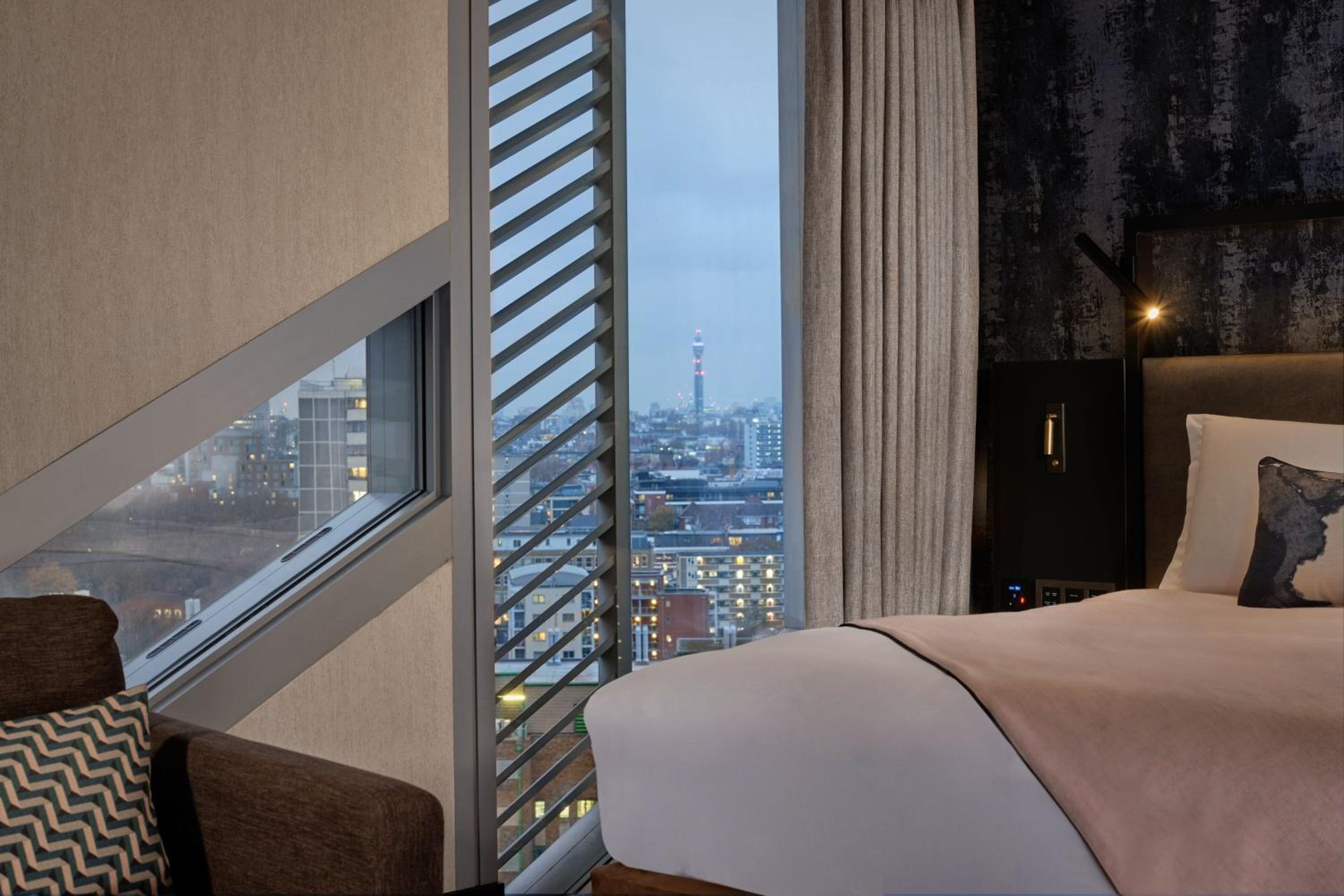 Sky High, Guest Room, King or Queen Bed, Skyline View