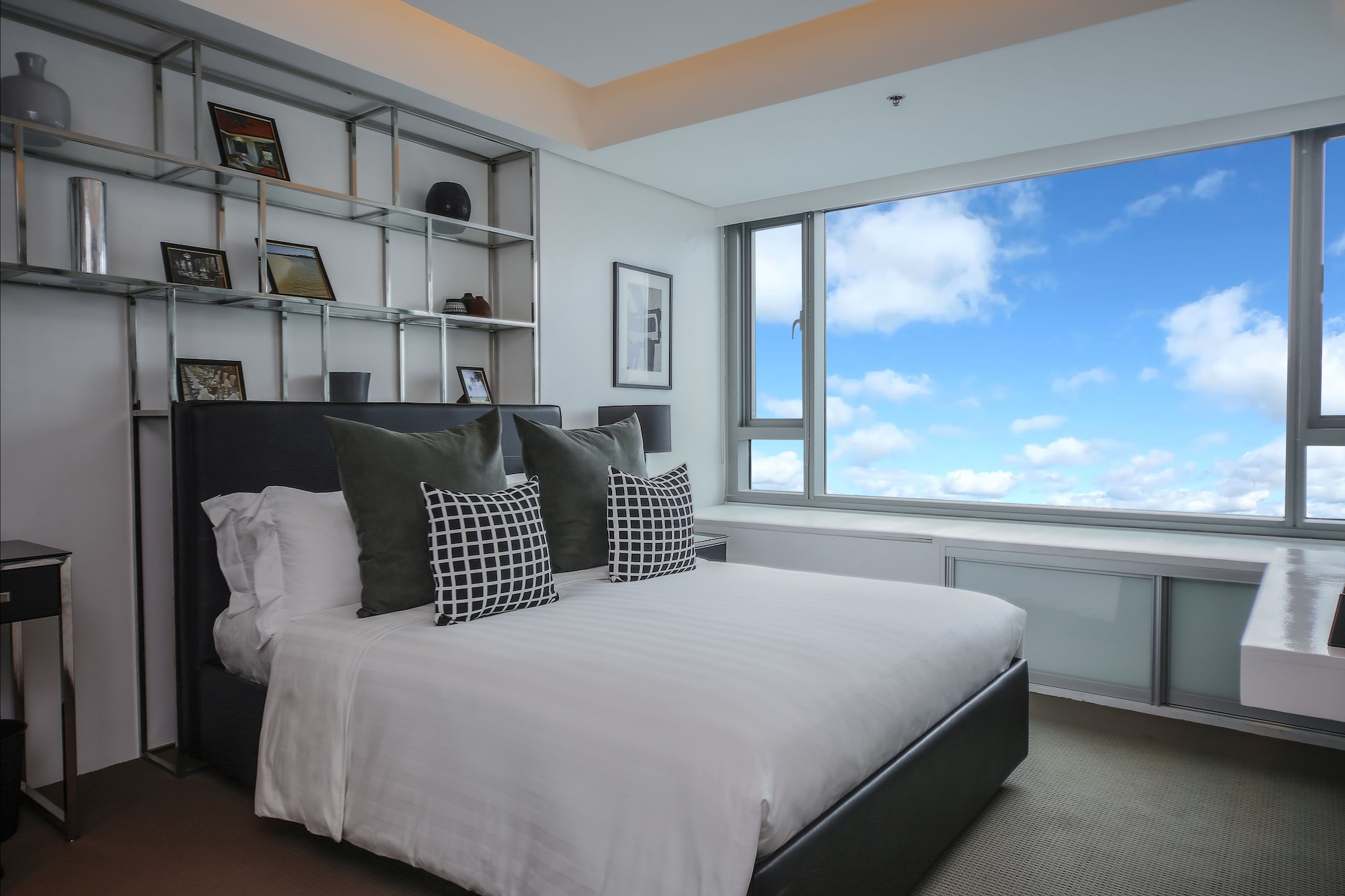 ONE BEDROOM SUITE