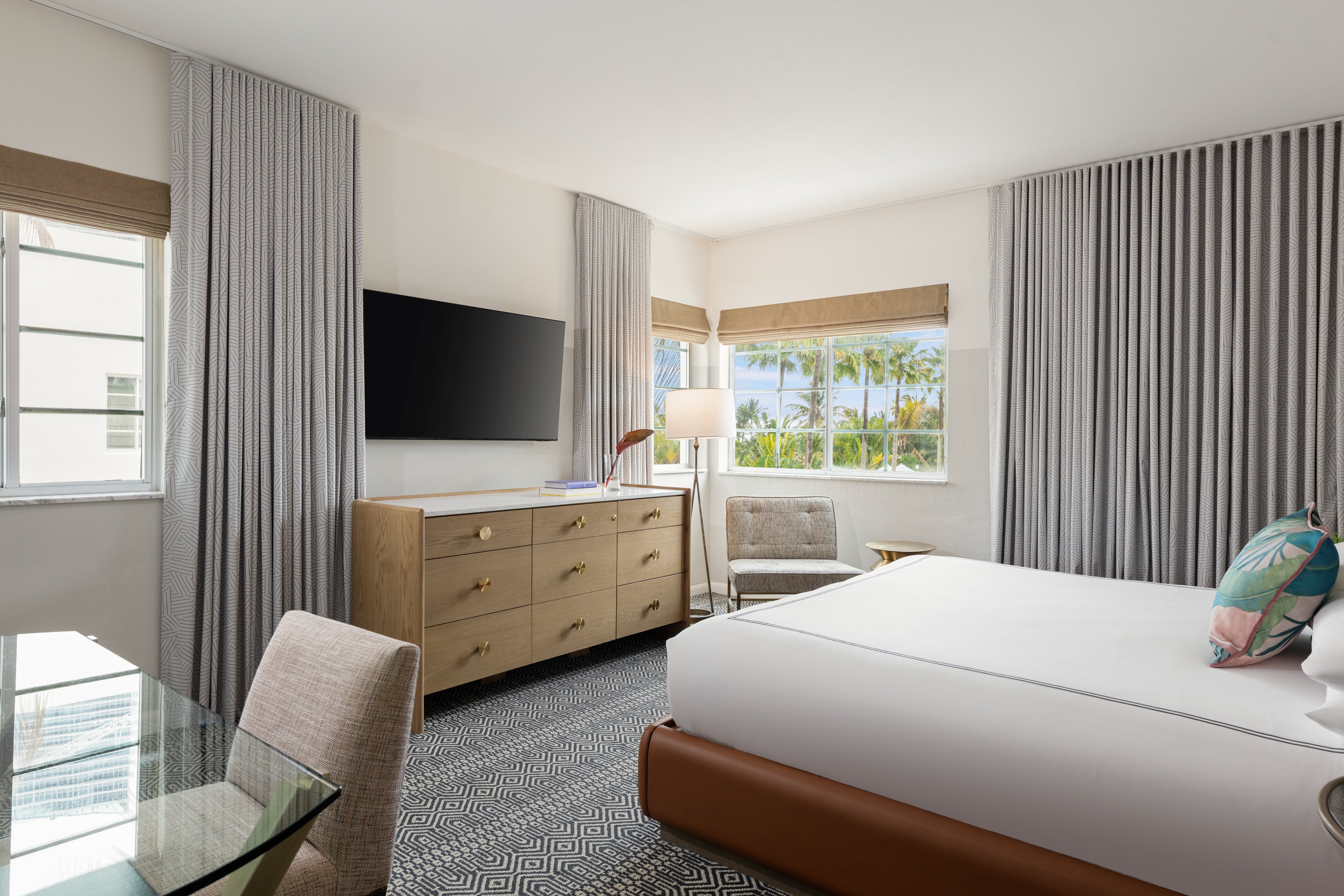 Kimpton Surfcomber Hotel 34/80