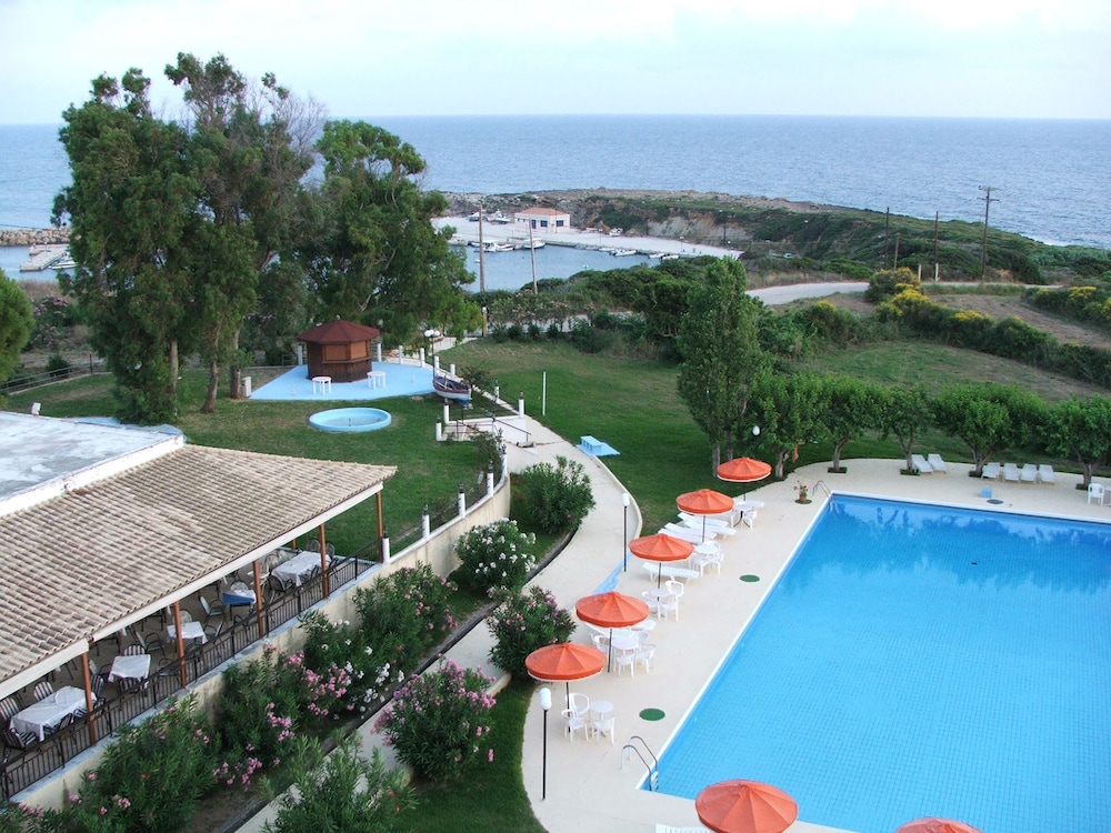 Irinna Hotel 24/31