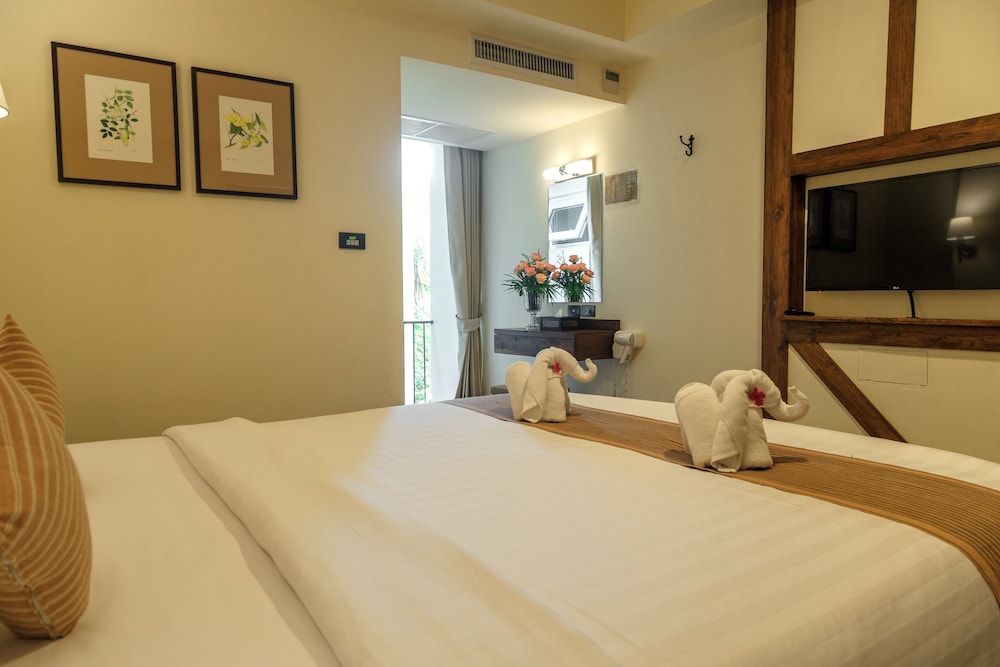 Le Charcoa Hotel 23/74