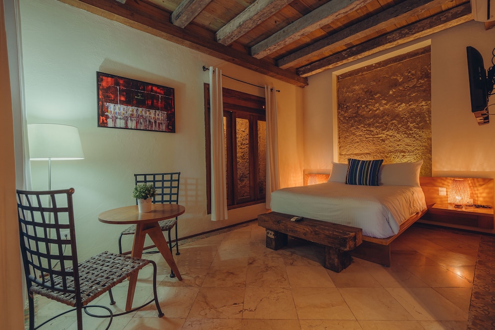 LUCA HOTEL 37/63