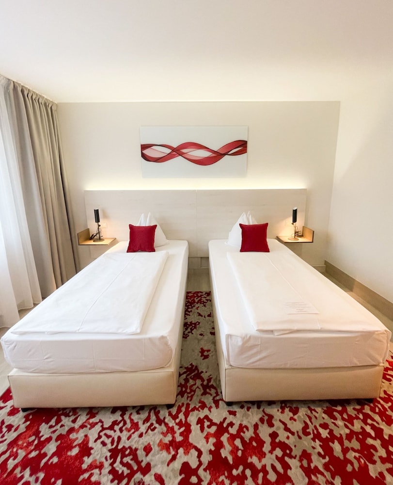 Ramada by Wyndham Dresden 14/61