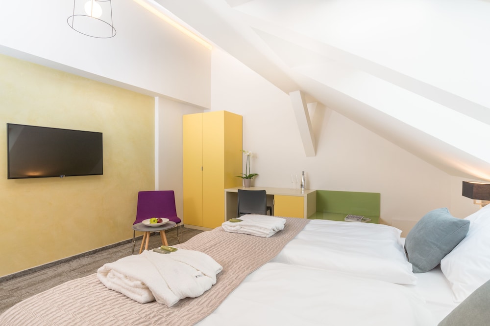FAIRHOTEL 15/42
