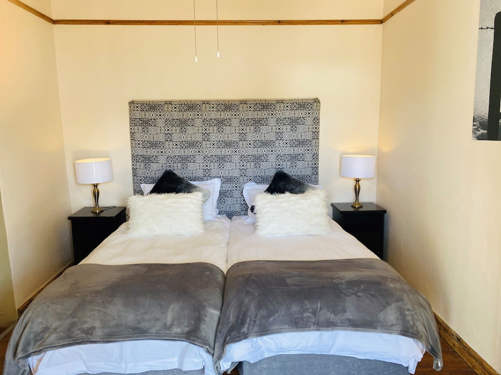 Mimosa Lodge 12/45