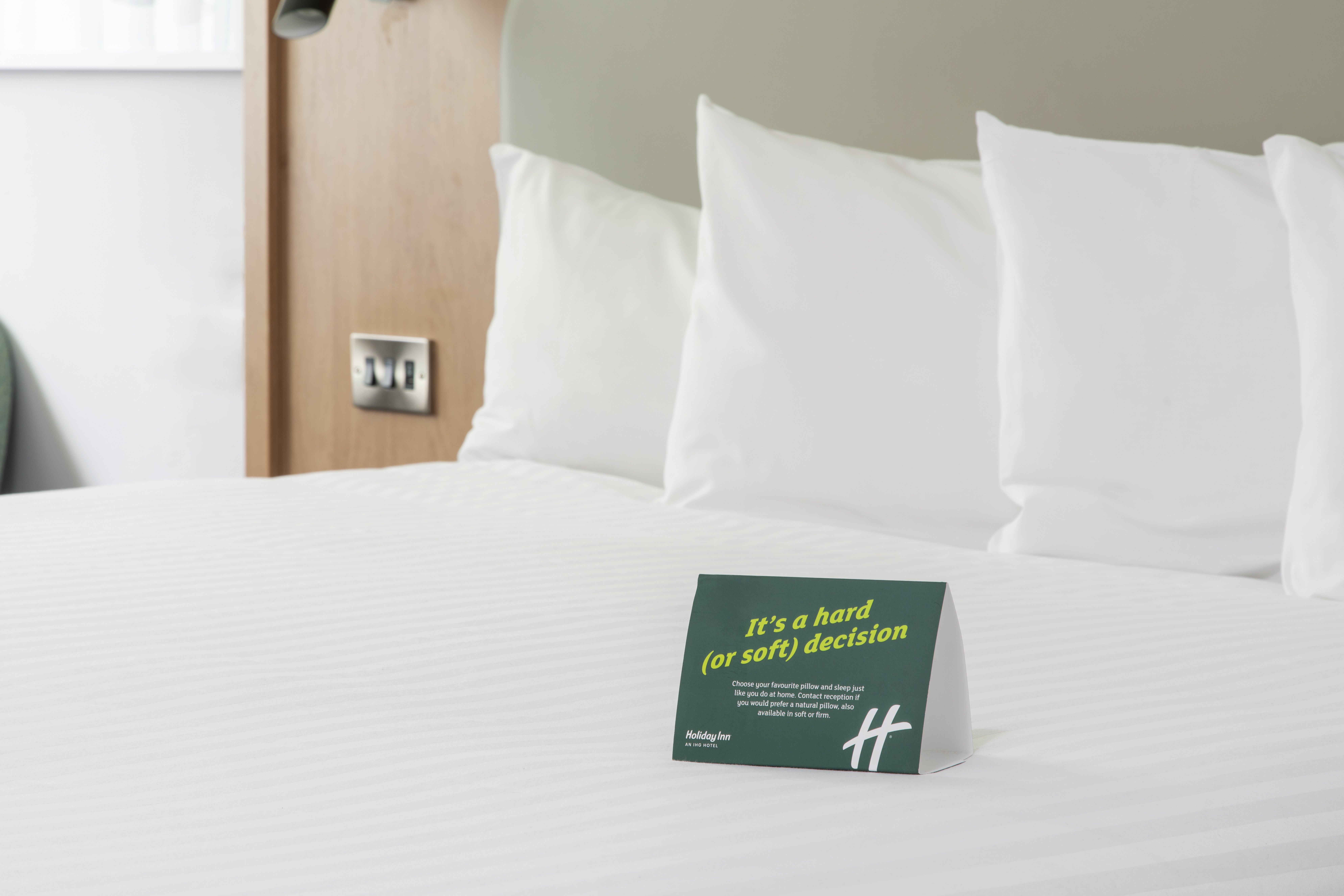 HOLIDAY INN LONDON HEATHROW M4J4 33/62