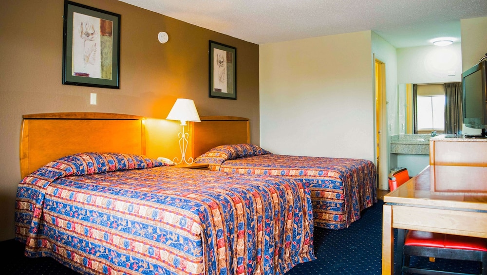 EXPRESS INN NEWPORT NEWS 11/59