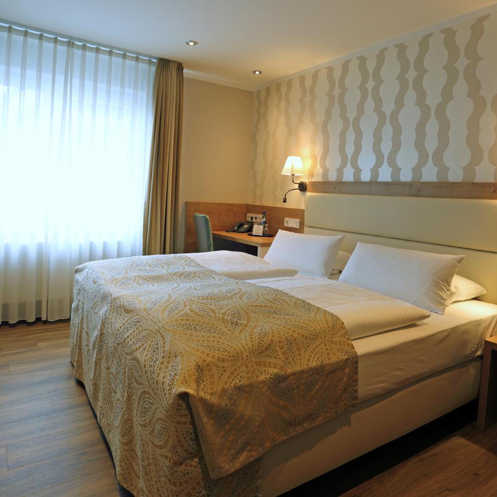 Plus, Standard, Double Bed