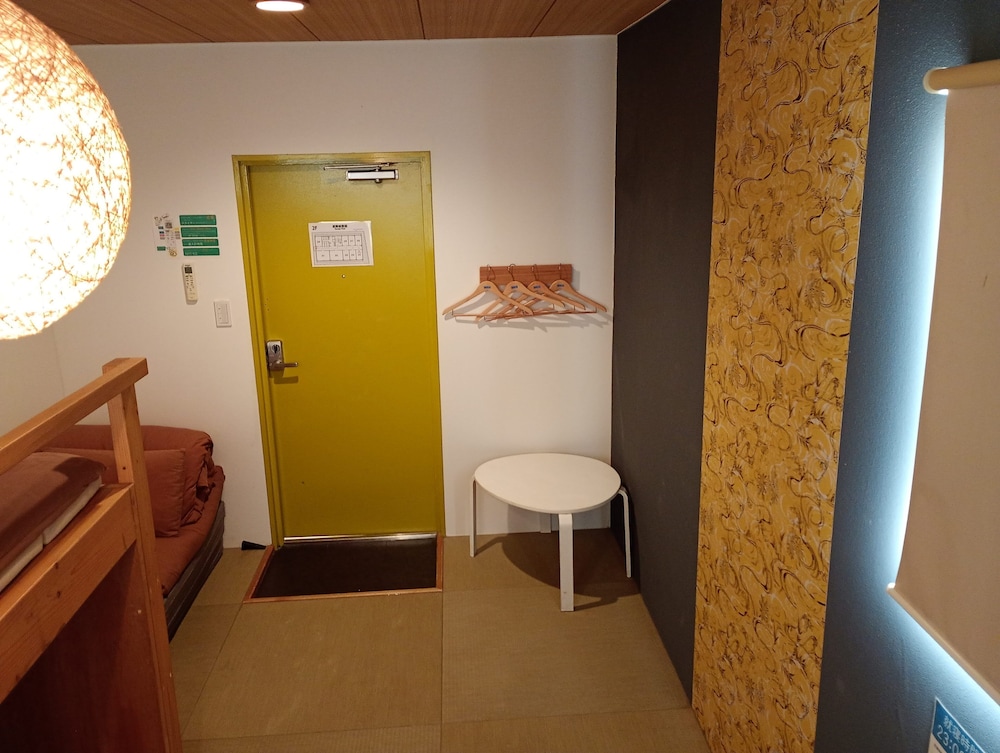 ROOM, TRIPLE, FUTON BED, SHARED BATHROOM